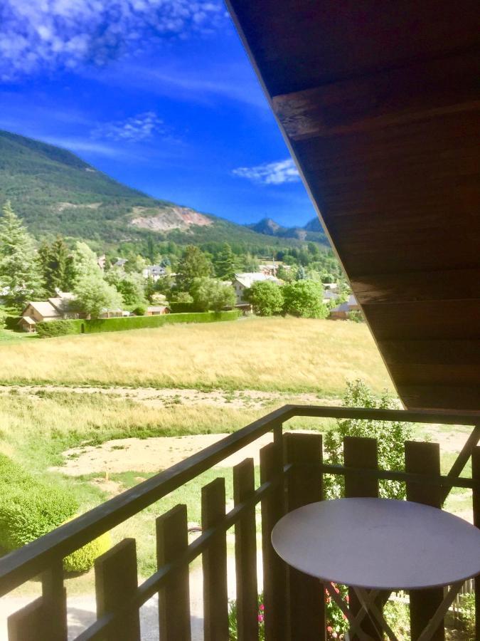 Location Le Queron Apartment Guillestre Luaran gambar